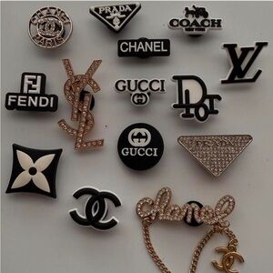 14 shoe charms